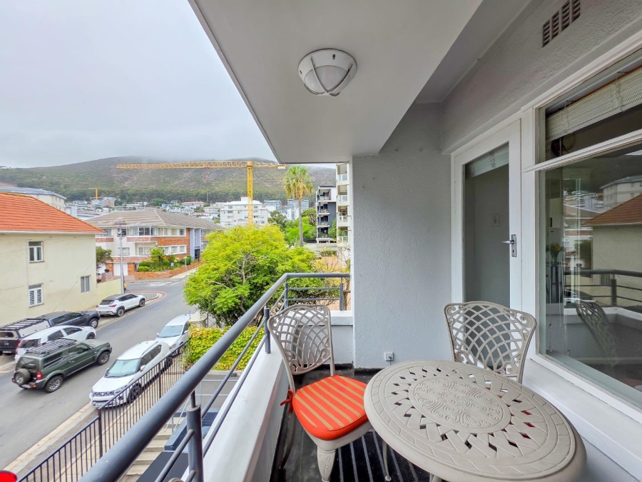 To Let 1 Bedroom Property for Rent in Sea Point Western Cape